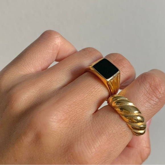 Croissant Gold Ring - Picture 2 of 2